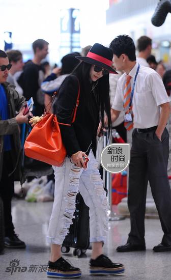 牛仔裤Mix优雅礼帽混搭街头风|范冰冰|牛仔裤|