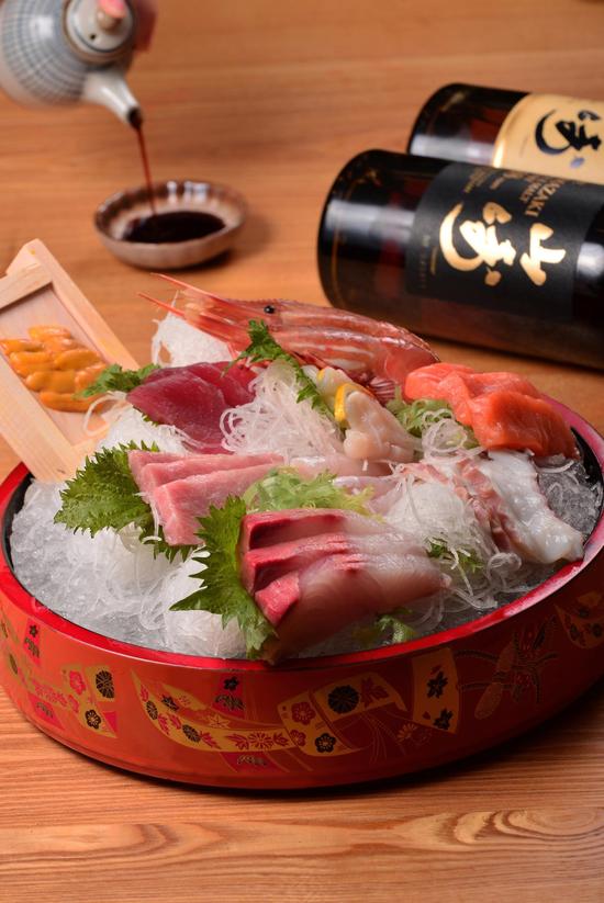 全新上海宝华万豪酒店 于旗下四家食府呈献美食饕餮盛宴 Assorted Sashimi Platter