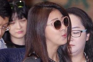 河智苑现双下巴发福