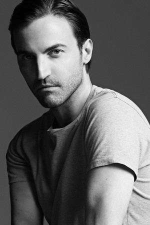 LV新任设计师或赔老东家Balenciaga巨额违约