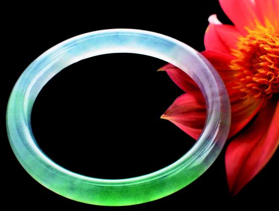 璀璨爱情 七彩云南珠宝锁定每个爱恋时刻|七彩云南