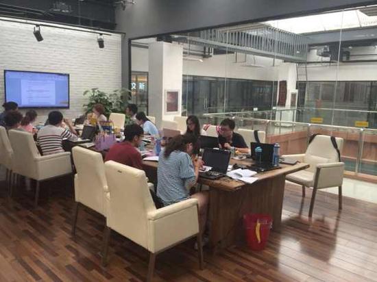  叫兽 易 小星 :欢笑背后的彷徨-手机 新浪网 