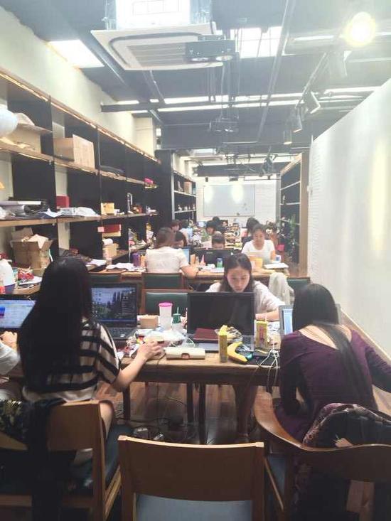  叫兽 易 小星 :欢笑背后的彷徨-手机 新浪网 