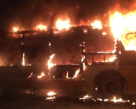 广州公交爆燃 专家提醒灼伤要立即冷水冲洗