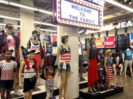 Old Navy首次进驻无锡 荟聚购物中心盛大开幕