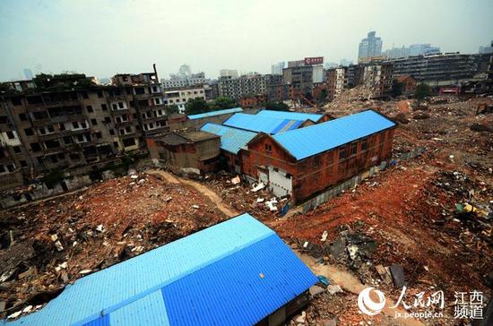 南昌市象山南路棚户区五千余户住宅房屋征迁完成。