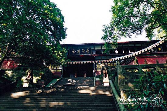 峨眉山伏虎寺