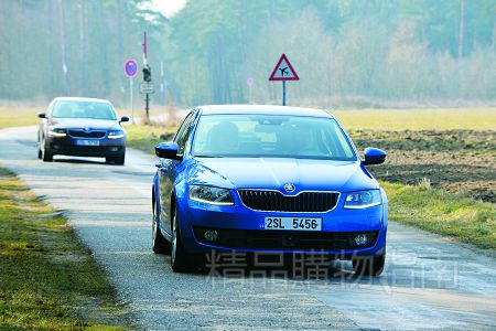 从布拉格广场出发:试驾斯柯达全新Octavia|布拉