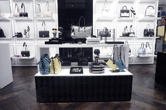 卡尔-拉格斐南京金鹰全生活中心店盛大开幕