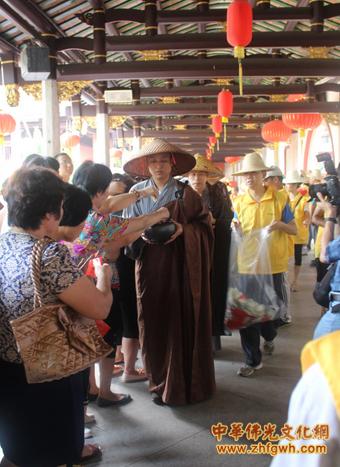 潮州开元镇国禅寺举行托钵行脚暨解夏布施法会