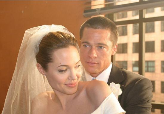 朱莉皮特终于结婚了!探秘浪漫古堡婚礼|安吉丽