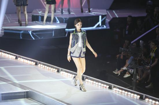 《女神的新衣》第二期引爆复古风潮 张馨予翻