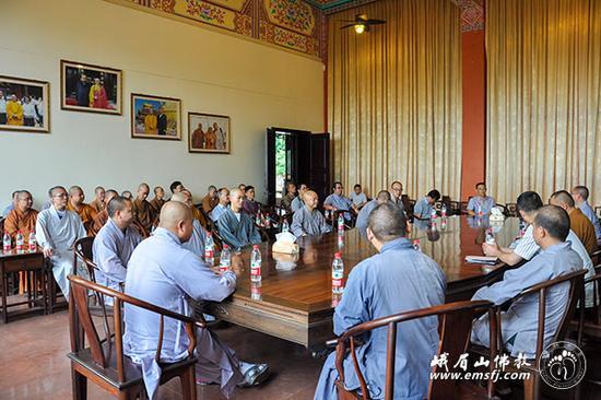 峨眉山佛学院举行2014年教师节座谈会