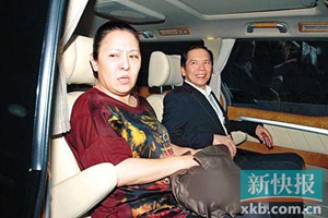  向华强太太 再轰周星驰 三大影帝 力挺 -手机新浪