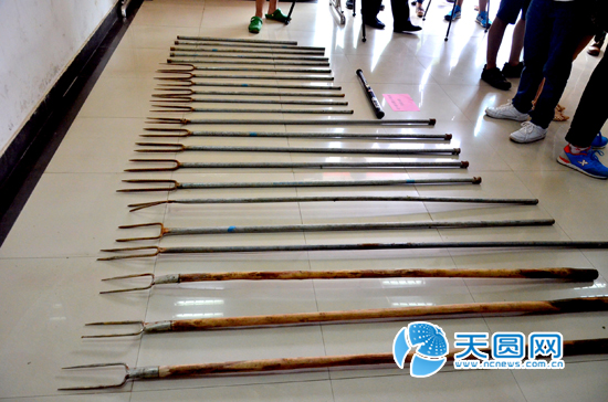 南昌2男子抢夜市摊位聚众斗殴 90后学生1死1