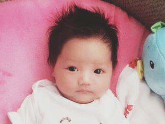 宋晓波女儿满月照