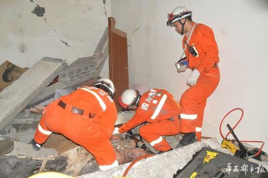 德阳一液化气罐爆炸 致民房坍塌1人被埋(图)