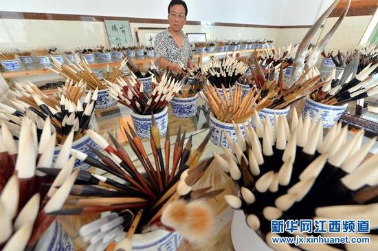 进贤县文港镇毛笔年产7亿支 占全国市场70%_新浪地方站_新浪网
