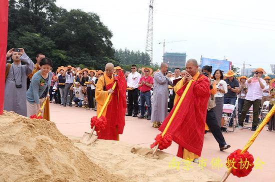 天隆寺复建奠基洒净法会隆重举行