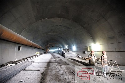 9月17日,正在施工中的九龙坡区华岩隧道