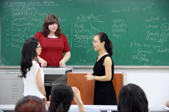 美国女研究生中国高校实习 暑期山村支教关爱留守儿童