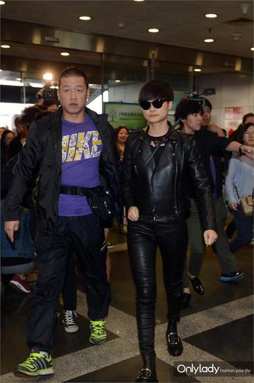 李宇春周笔畅 国际时装周上演“超女大战”