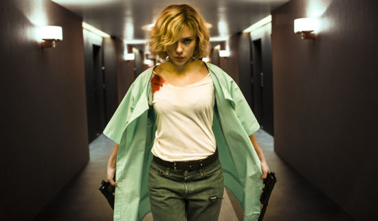 斯嘉丽·约翰逊《超体》中饰演超级女英雄Lucy