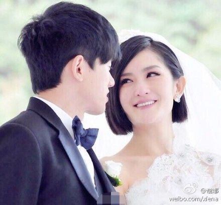 谢娜张杰晒亲密照庆结婚3周年