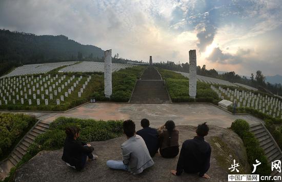 探访四川全国最大红军烈士陵园