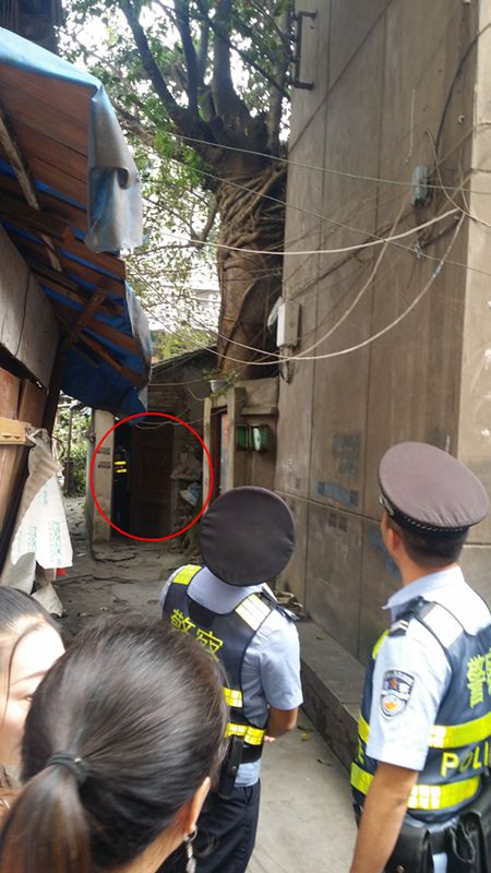 图为凶杀案案发现场