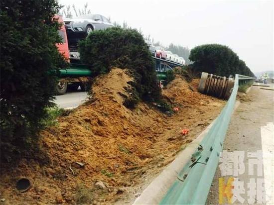 西禹高速遭遇車(chē)禍新婚夫婦當(dāng)場(chǎng)身亡