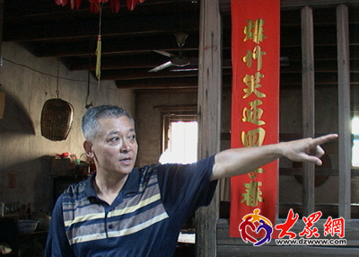 刘光沛家的门板全部用来架浮桥