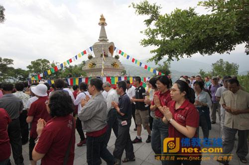 纪念智敏上师圆寂十周年 台湾诺那华藏精舍举行缅怀绕塔活动