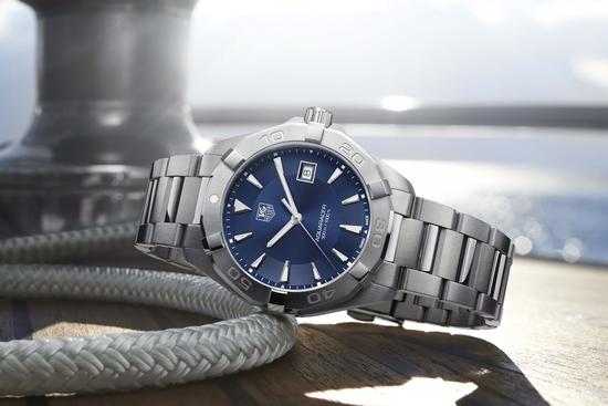 泰格豪雅全新AQUARACER竞潜300米男士腕表