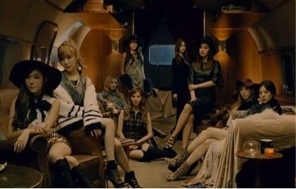 少女时代新MV中9人最后一期亮相