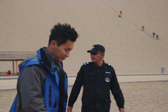 《跑男》邓超带妈妈跑 黄晓明心疼baby