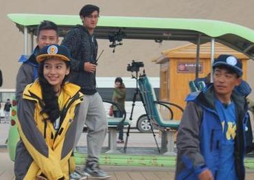 《跑男》邓超带妈妈跑 黄晓明心疼baby