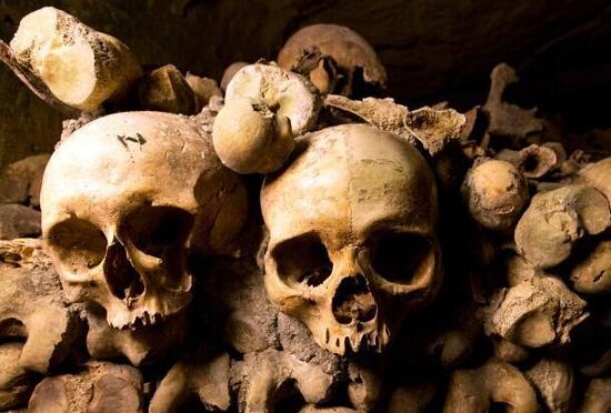 探访巴黎地下墓穴胆小者勿入