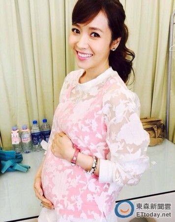 侯佩岑产后奔整容医院被拍 经纪人:做脸|侯佩岑