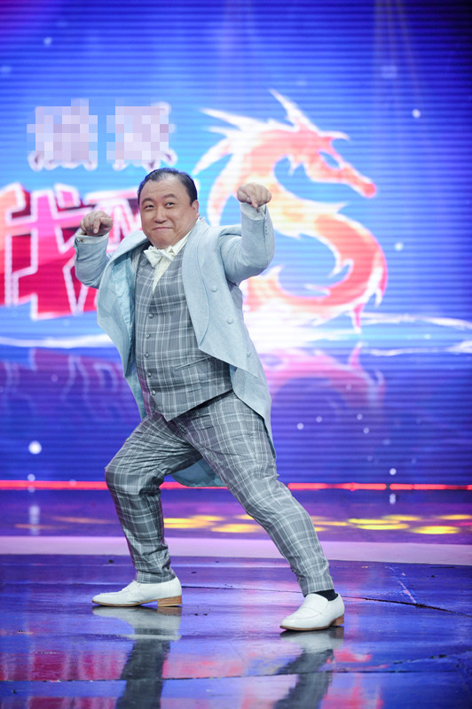 阿Sa助阵郑欣宜 被曝背后也是花痴女