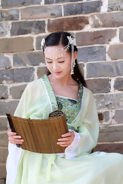 图:湖北通城黄袍山古装美女秀