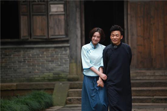 跑男王宝强广结盟 偷牵baby被喊话黄晓明