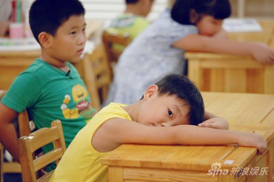 一年级学生频捣蛋 暖男陈学冬怒吼至嘶哑|陈学