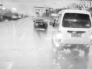 面包车180度漂移遭网友膜拜