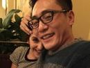 刘烨紧搂妻子秀恩爱
