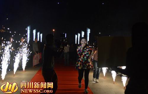 不知情新娘来到现场