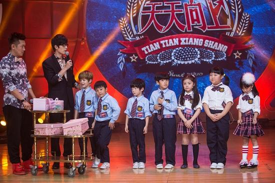 一年级之夜大考试 陈学冬携学童登天天 |陈学冬