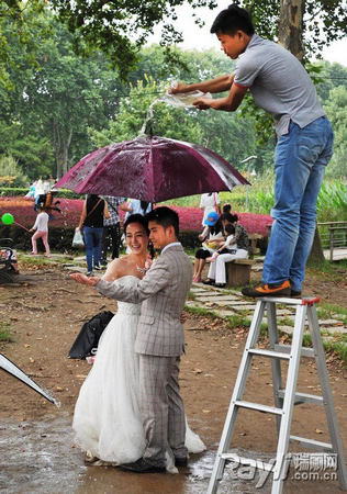 “雨天”婚纱照