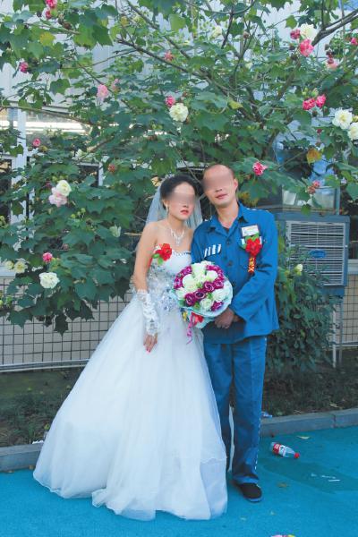 昨日,王智和青青的“特殊婚礼”。