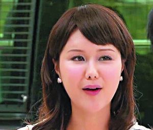 刘思希在《忠奸人》中被指脸部僵硬,鼻孔还一大一小。